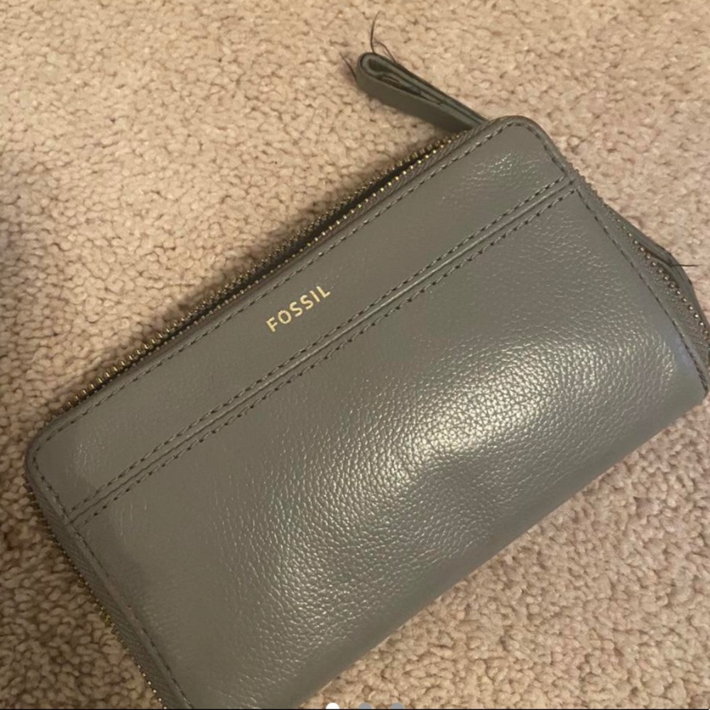 Grey Fossil Wallet / Wristlet